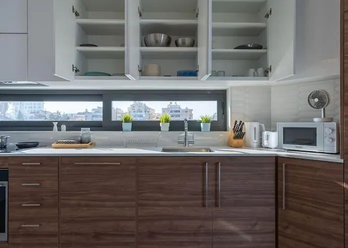 Thalassa 2-bedroom In アパート