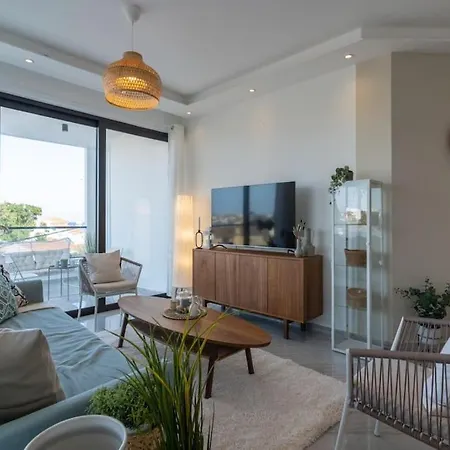 Thalassa 2-bedroom In דירה לרנקה