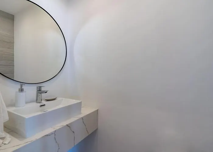 아파트 Thalassa 2-bedroom In